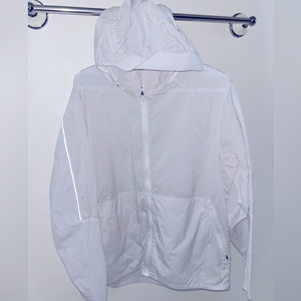 LULULEMON white windbreaker jacket. Size Large Excellent used condition!